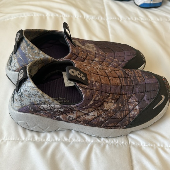 ACG Moc Shoes - Picture 3 of 3